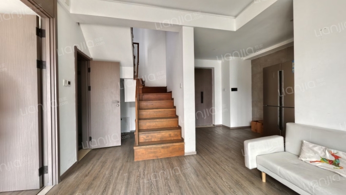 龙湖芳树晴川二手房实景图