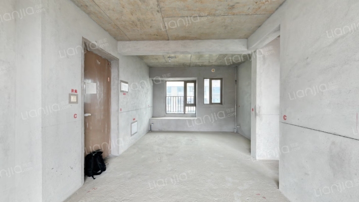 九颂山河菁华轩二手房实景图