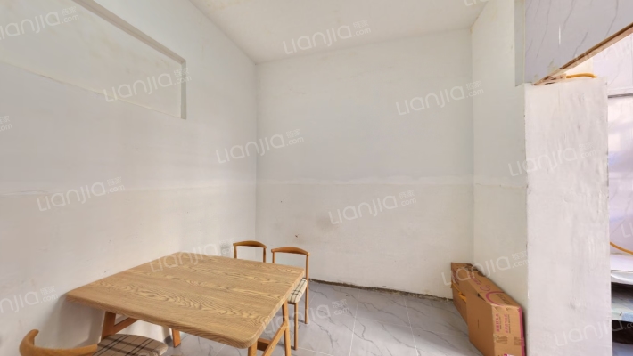 广安街省二建宿舍二手房实景图