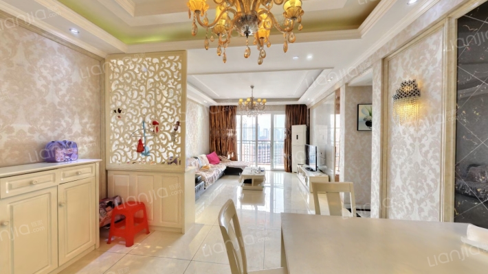 蜂巢小区二手房实景图