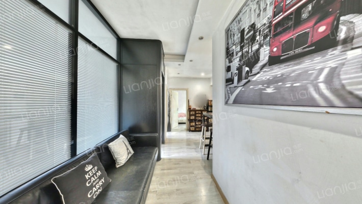 劳动服务公司宿舍二手房实景图