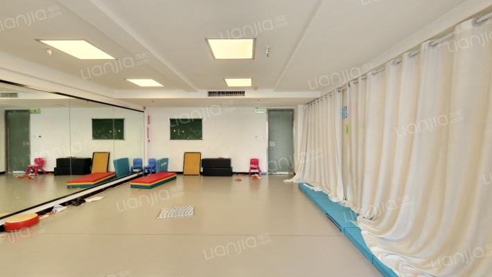 勒泰中心二手房实景图