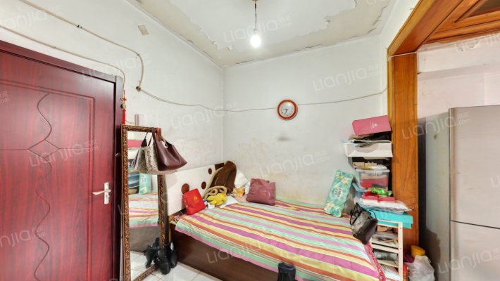 农垦局宿舍二手房实景图