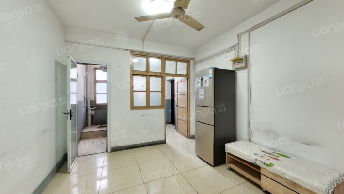 西十里铺19号院二手房实景图