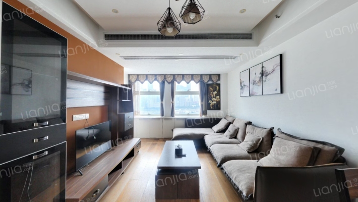 皇冠国际中心二手房实景图