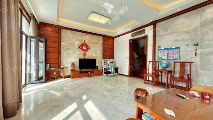 泰晤士河二手房实景图