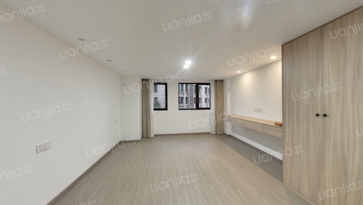 邻湖壹方二手房实景图