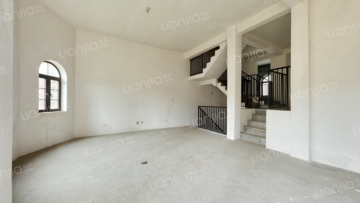 山顶上二手房实景图