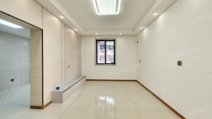 新鸿南二巷18号二手房实景图