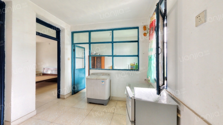 中铁四局职工住宅楼西院二手房实景图