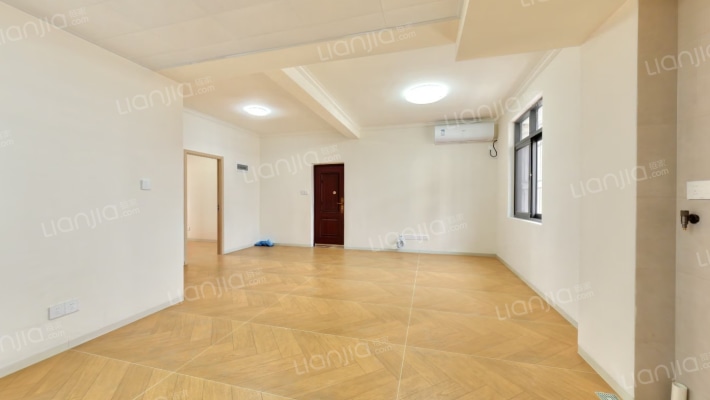 鹿丹村海关住宅楼二手房实景图