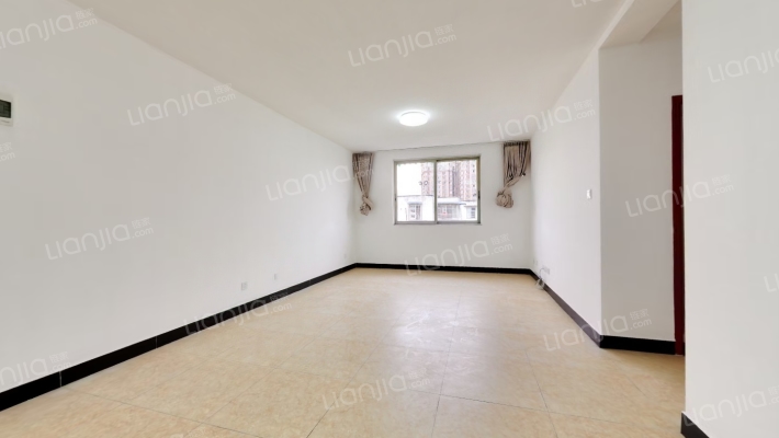 顺江新苑A区二手房实景图