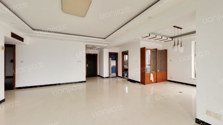 米兰商厦二手房实景图