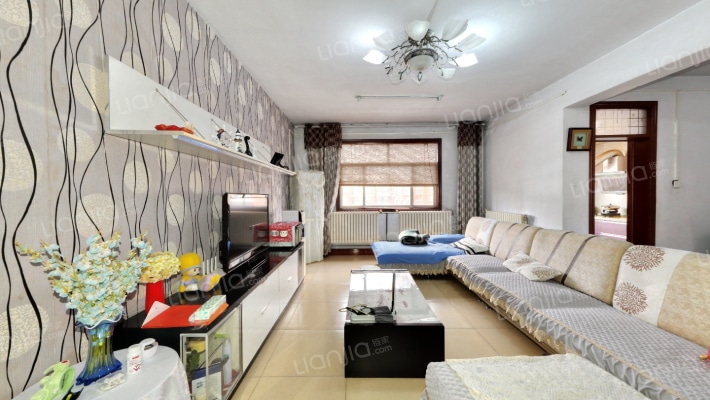 乳品厂家属院二手房实景图