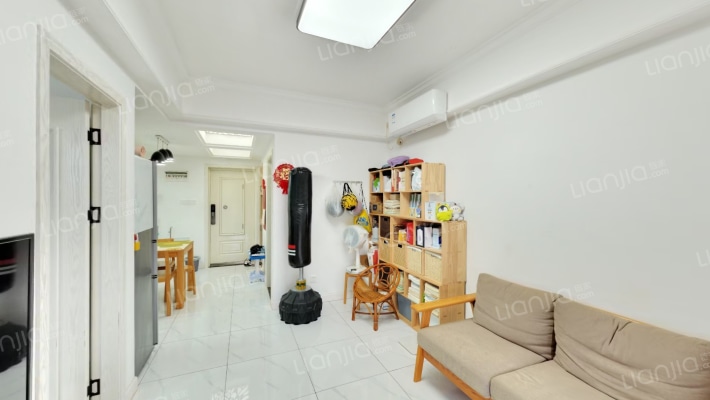 中铁水映加州公寓二手房实景图