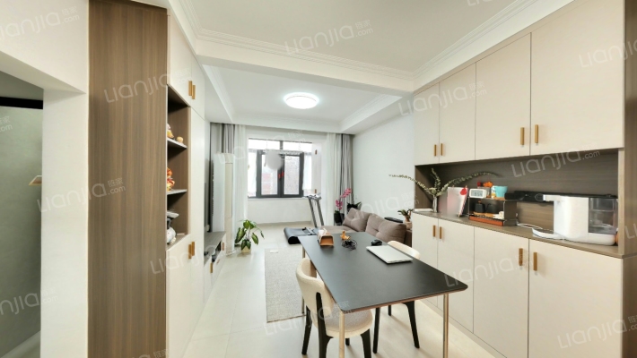 青年湖东里二手房实景图