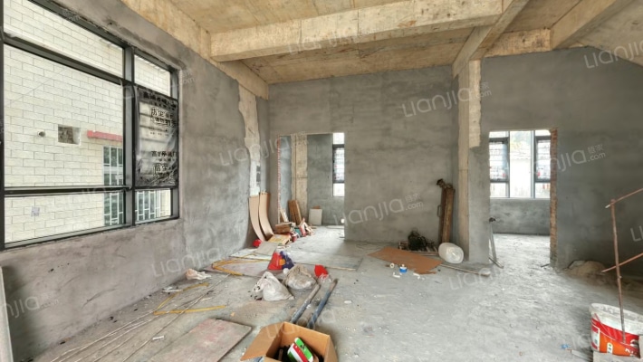 安定村山顶二手房实景图