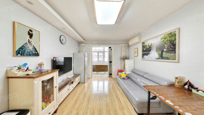 河畔公寓二手房实景图