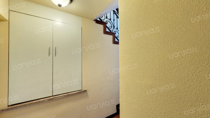 半山卫城朴墅二手房实景图