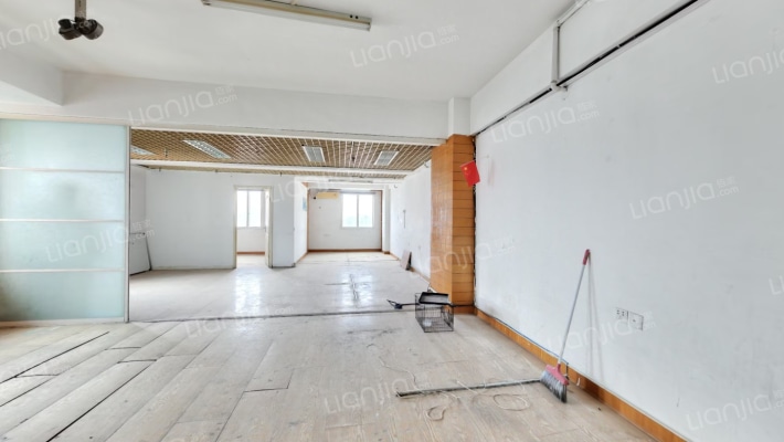 茂泰世纪大楼二手房实景图