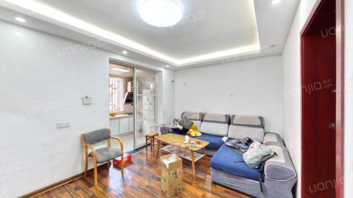 新兴小区二手房实景图