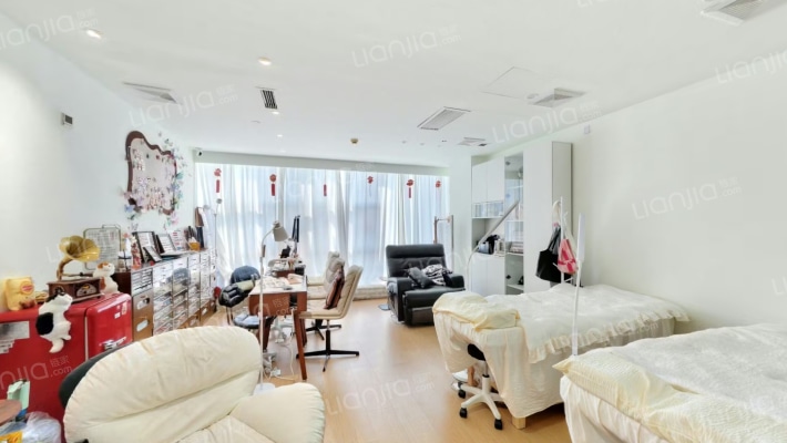 金中环国际商务大厦二手房实景图