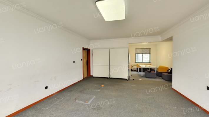 三重大厦二手房实景图