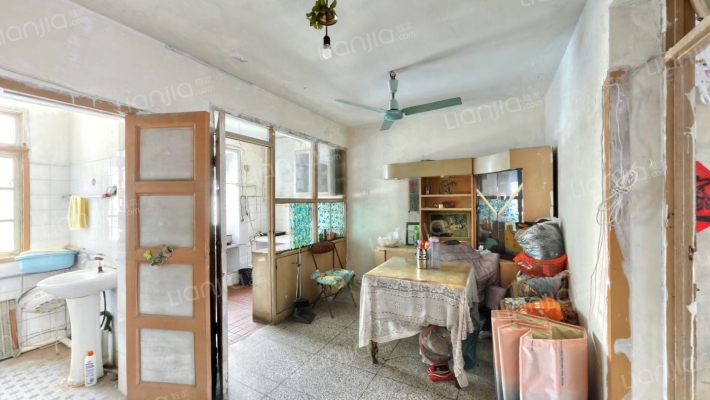 客运公司宿舍楼二手房实景图