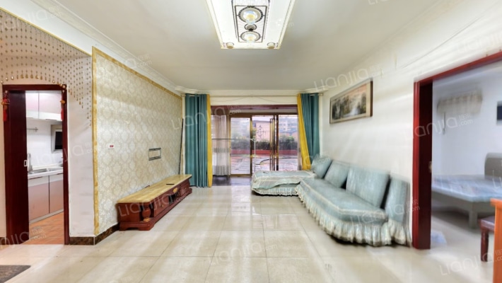 东方小区C区二手房实景图