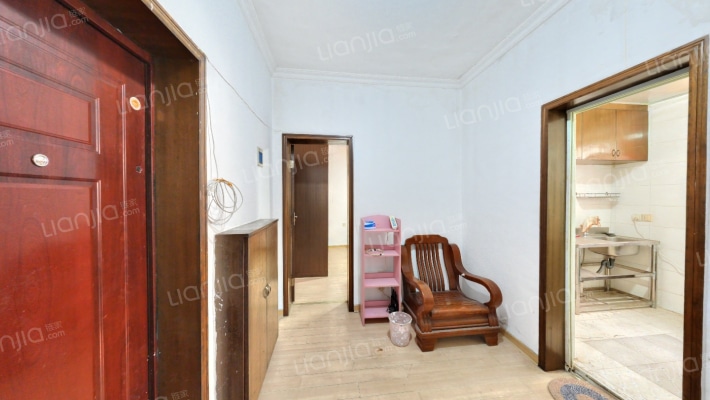 溁湾路小学教师宿舍二手房实景图