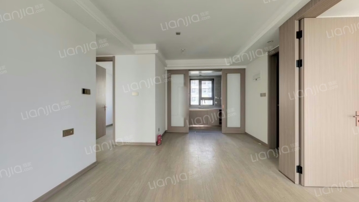 万科北宸之光二手房实景图