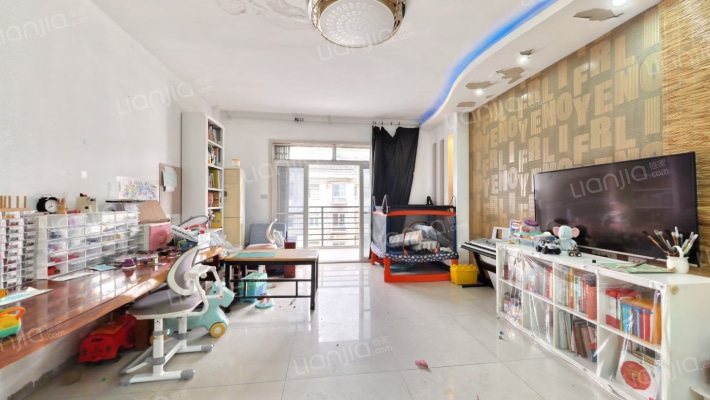 依水园二手房实景图