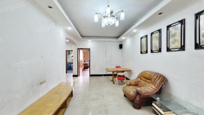 金龙路8号二手房实景图