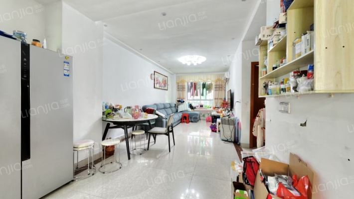 鸿进花园二手房实景图