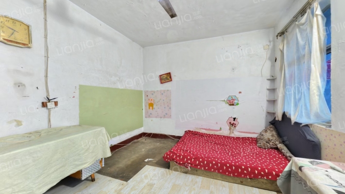 西十里铺南路18号院二手房实景图