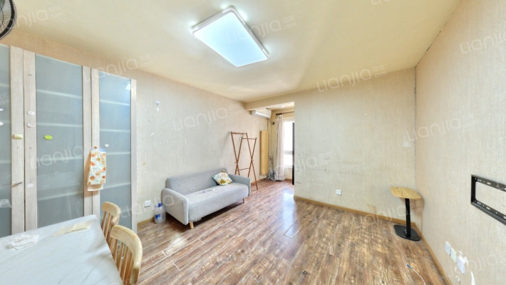 天坛家具城二手房实景图