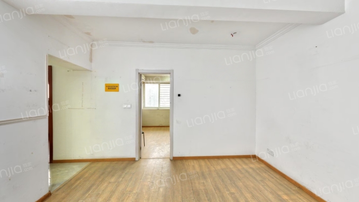 华荣大厦二手房实景图