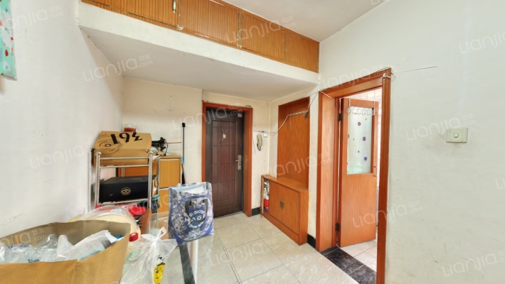 人造板厂宿舍二手房实景图