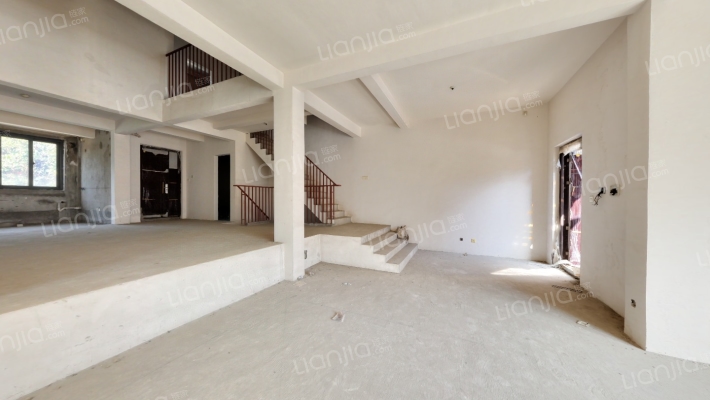 新创悦山墅二手房实景图