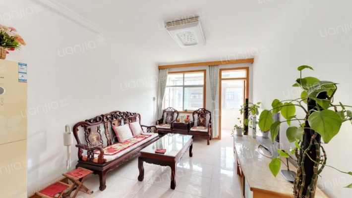 十六里河镇东河村女儿楼二手房实景图