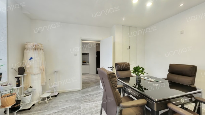 建设者公寓二手房实景图