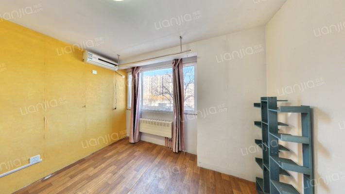 南庭新苑南区二手房实景图