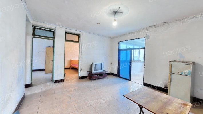 卫生局宿舍二手房实景图