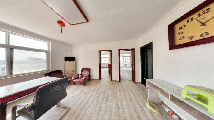 医药公司家属院二手房实景图