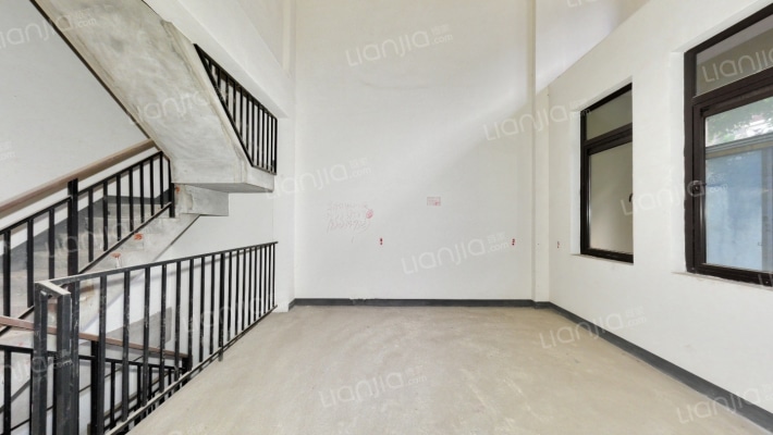 协信溪山墅二手房实景图