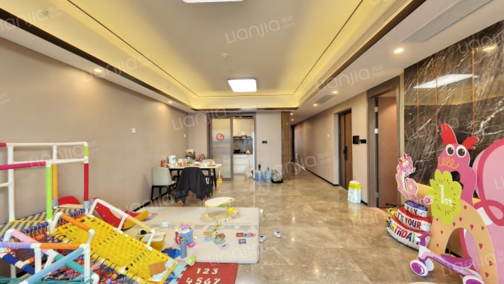 珠江国际金融中心二手房实景图