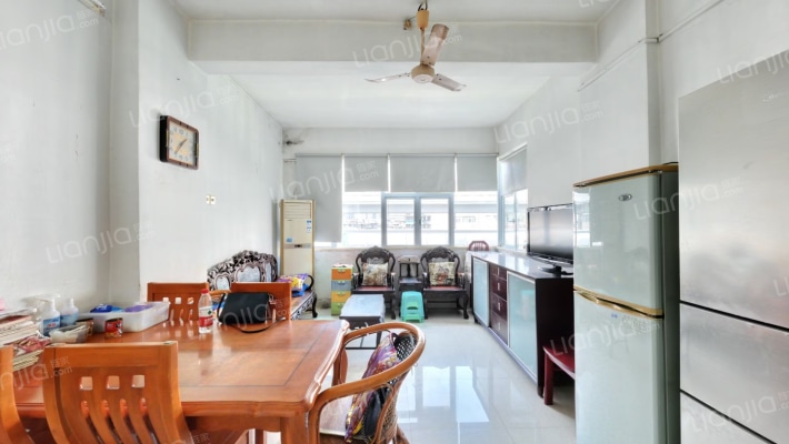 铁路宿舍大院二手房实景图