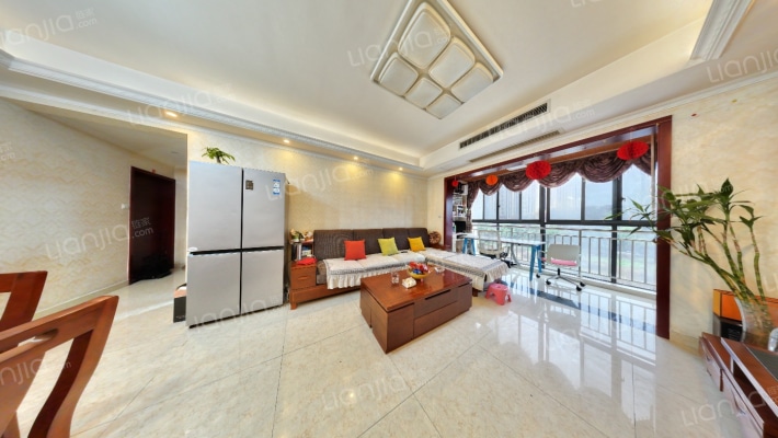 新怡华庭西区二手房实景图