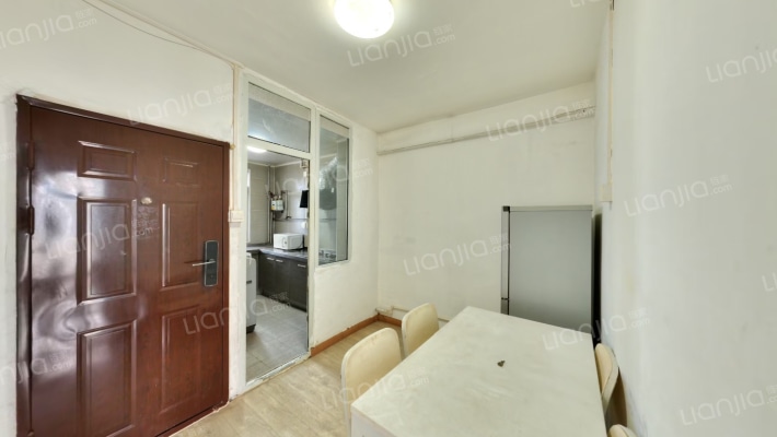 建国路100号二手房实景图