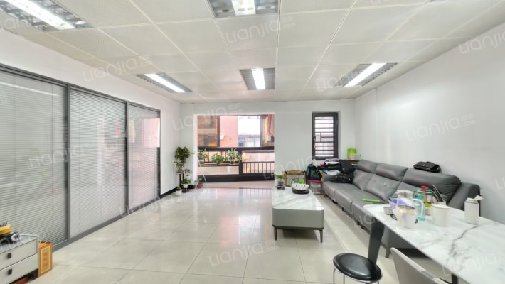 逸华轩二手房实景图